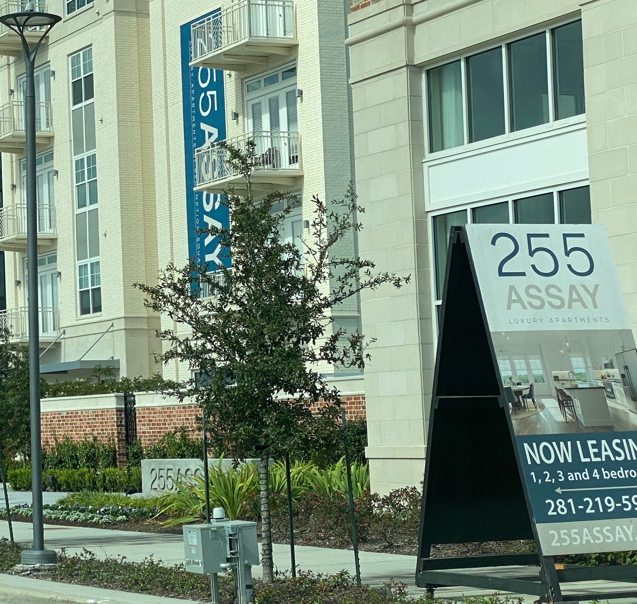 Zillow 77044