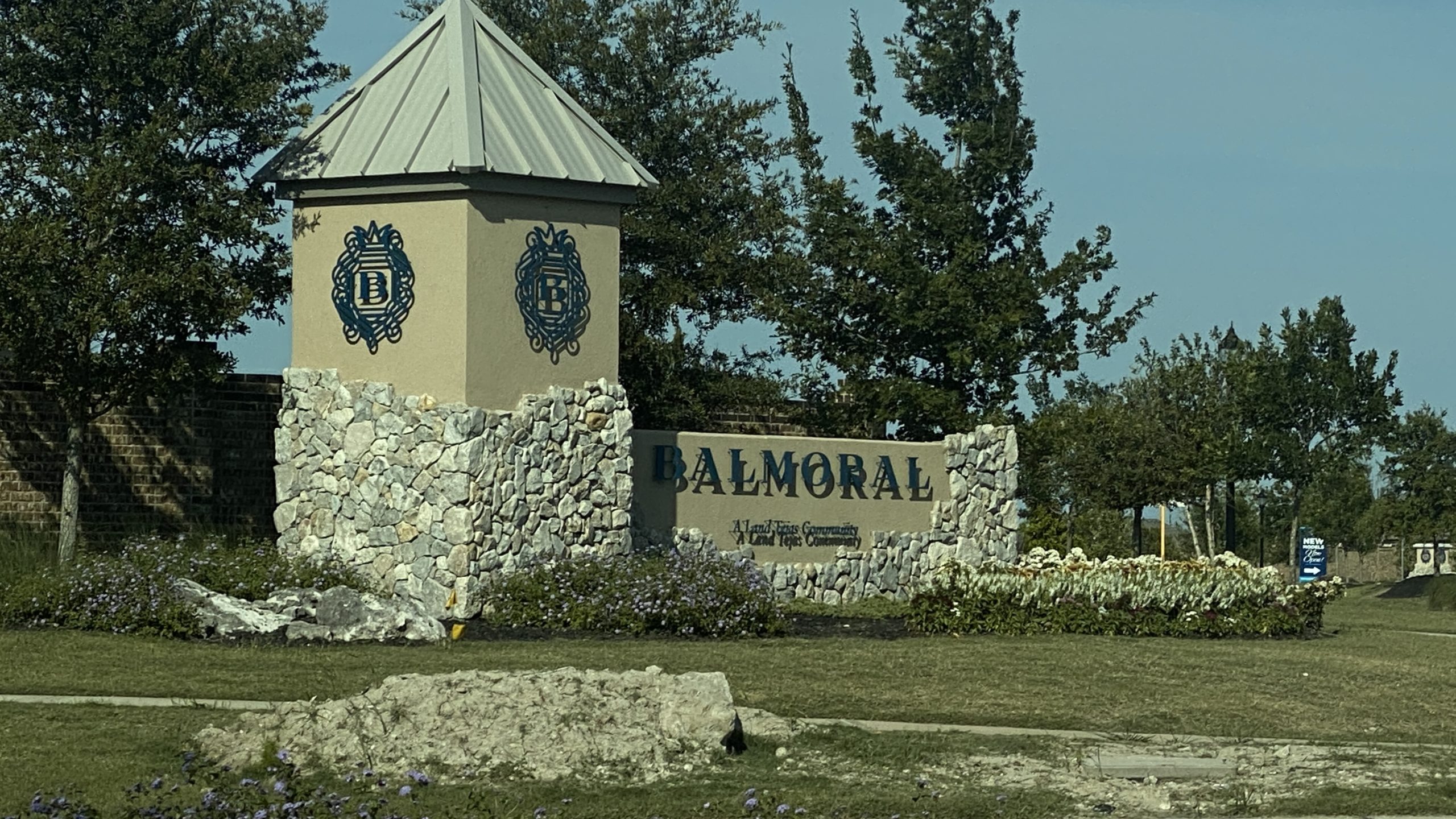 Reviews of “Balmoral” located by Woodland Hills Drive in Houston, Texas