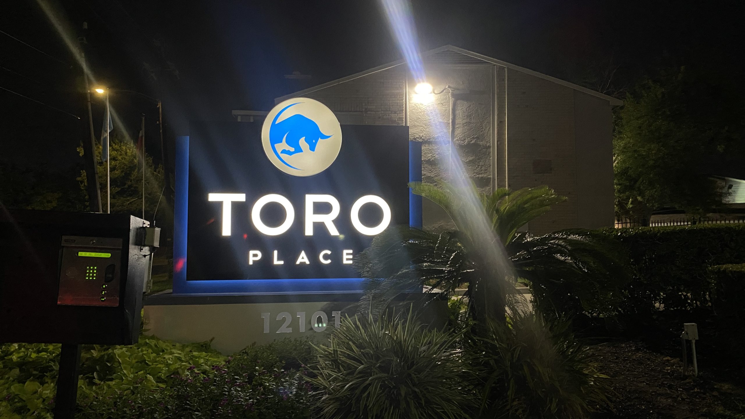 Shooting at Toro Place on Fondren Take 5 News